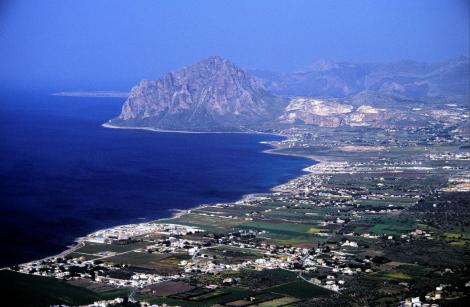 Blick von Erice zum Monte Cofano, dahinter links Kap San Vito (1999)
