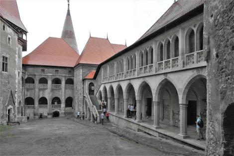 Eisenmarkt: Hunyadi-Burg - Innenhof (2018)