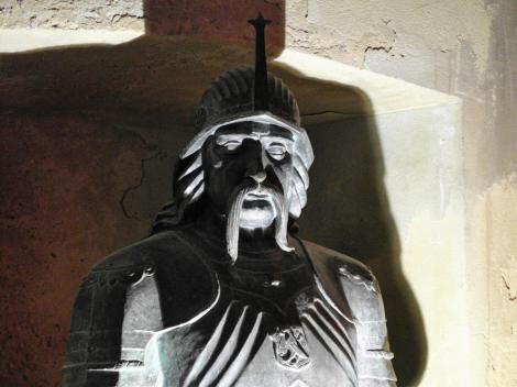 Eisenmarkt: Hunyadi-Burg - Statue von Johannes Hunyadi im Rittersaal (2018)