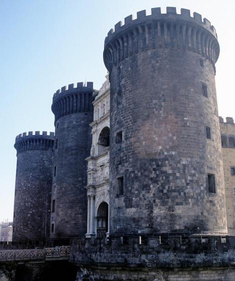 Neapel: Castello Nuovo (2000)