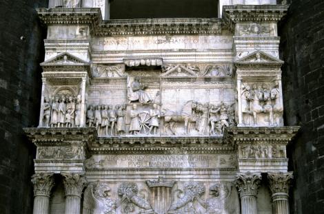 Neapel: Castello Nuovo - Triumphbogen (2000)