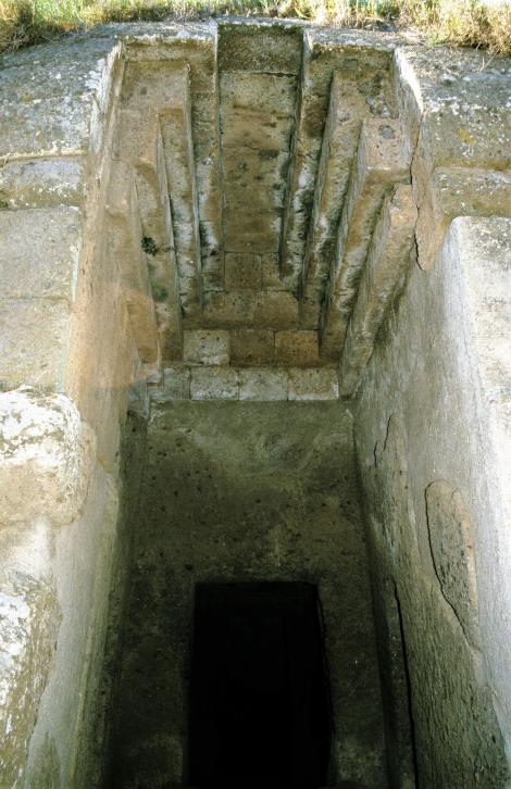 Cerveteri: Banditaccia-Nekropole - Tomba dei Capitelli (2002)