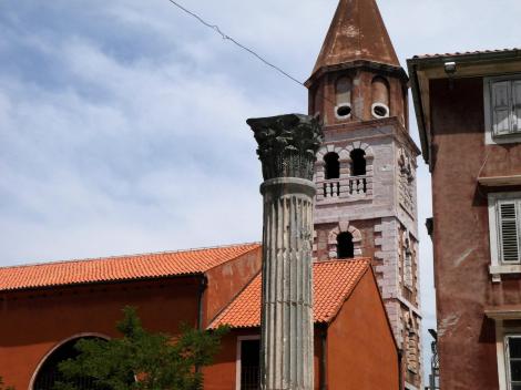Zadar: Römische Säule und Simeonskirche (2016)