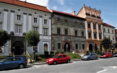 Leutschau: Marktplatz Westseite - Mariassy-Haus, Krupek-Haus [grün], Spillenberg-Haus (2018)