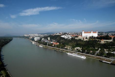 Pressburg: Blick vom Brückenturm der Donaubrücke nach Westen (2018)