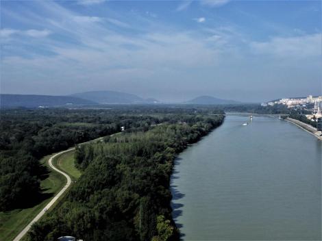 Pressburg: Blick vom Brückenturm der Donaubrücke nach Westen (2018)