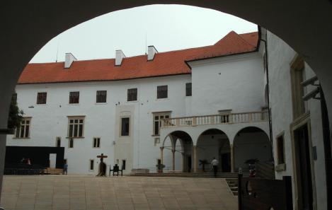 Siklós: Burg - Innenhof (2015)