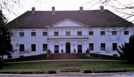 Bohl (ung. Boly): Batthyany-Schloss