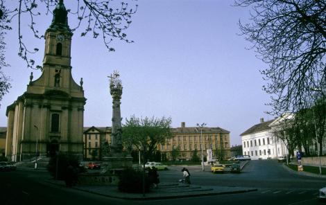 Szekszard: Kirche und Komitatshaus (1990)