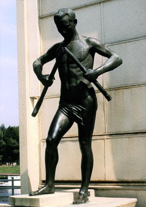 Pistyan (slowak. Piešťany): Figur an der Kolonnadenbrücke (1980)