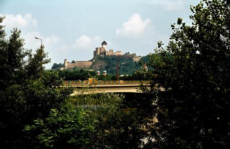 Trentschin (slowak. Trenčin): Burg und Fluss Waag (1980)