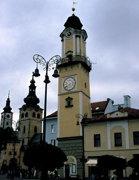 Neusohl [slowak. Banská Bystrica]: Marienkirche - Stadtturm - Uhrturm (2004)