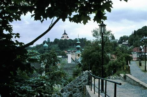 Schemnitz [slowak. Banská Štiavnica]: Blick vom Alten Schloss zum Neuen Schloss (2004)