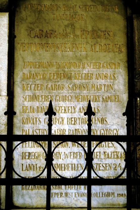 Eperies [slowak. Prešov]: Evangelisches Kollegium - Gedenktafel für die Opfer des Eperieser Blutgerichts [1687] durch Caraffa (2004)