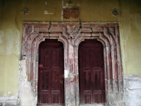 Birthälm: Kirchenburg - Westportal der Kirche (2018)