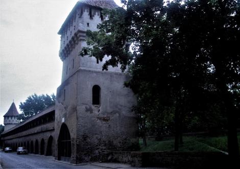 Hermannstadt: Stadtmauer mit Töpferturm und Zimmermannsturm (1991)