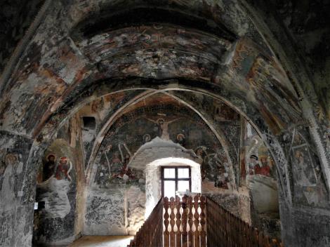 Honigberg (rum. Hărman): Kirchenburg - Kapelle mit Fresken im Bering (2018)