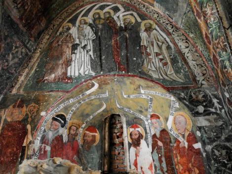 Honigberg (rum. Hărman): Kirchenburg - Kapelle mit Fresken im Bering (2018)