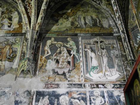 MalmkrogMalmkrog: Kirchenburg - nördliche Chorwand der Kirche (2018)