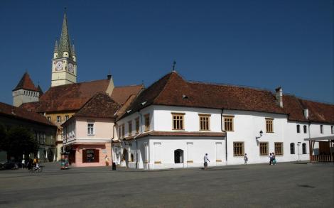 Mediasch: Marktplatz mit Kirchenburg und Schullerhaus (2018)