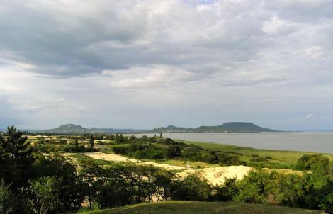 Südwestecke des Plattensees mit Szigliget und Badacsony (2008)