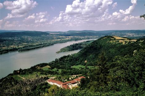 Plintenburg [ung. Visegrád]: Blick von der Oberen Burg (2004)