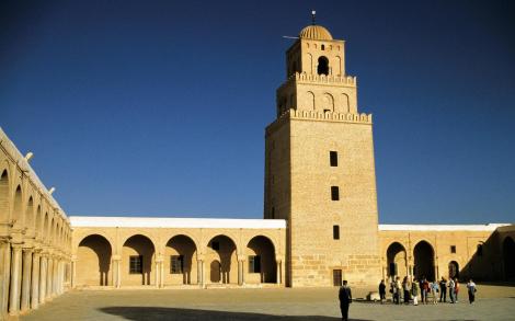 Kairouan: Große Moschee [Sidi-Oqba-Moschee] mit Minarett (1998)