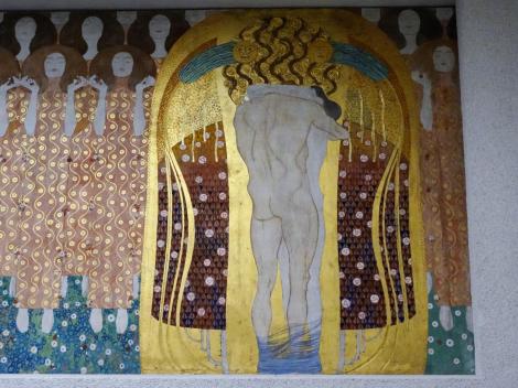 Wien: Kunstausstellungsgebäude "Secession" - "Beethoven-Fries" von Gustav Klimt (2019)