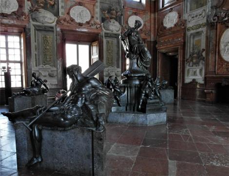 Wien: Unteres Belvedere - Providentiabrunnen von G. R. Donner im Marmorsaal (2019)