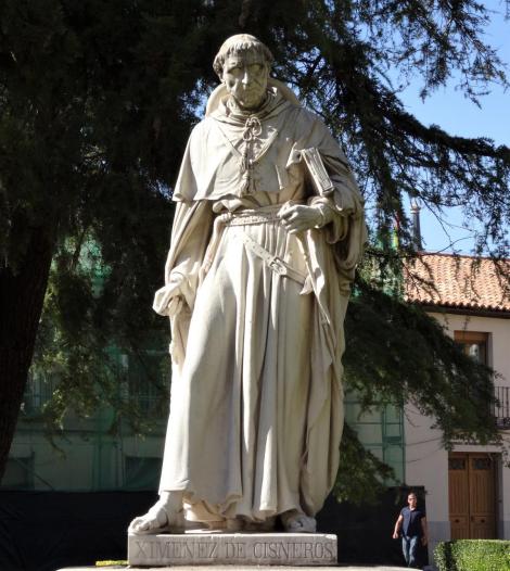 Alcalá de Hénares: Cisneros-Statue vor der Universität (2019)