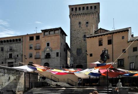 Segovia: Plaza San Martin mit Loyoza-Turm (2019)