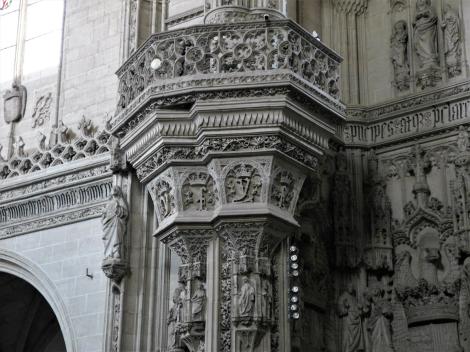 Toledo: Kirche San Juan de los Reyes - Tribüne am linken Vierungspfeiler [mit F und Y] (2019)