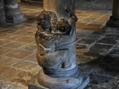 Lund: Dom - Säule mit der Frau des Riesen Finn in der Krypta (2019)