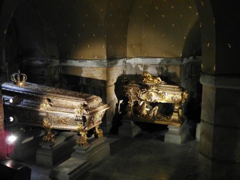 Stockholm: Ritterinselkirche [Riddarholmskyrkan] - Karolinische Gruft, links Sarkophag Karls XI. (2019)