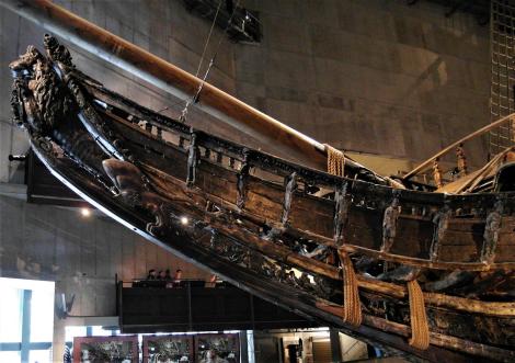 Stockholm: Galion des geborgenen Segelschiffes "Wasa" im Wasa-Museum (2019)