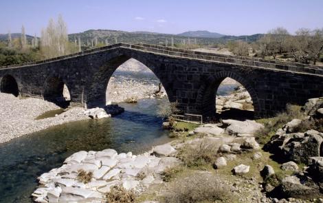 Frühosmanische Brücke vor Behramkale (1997)