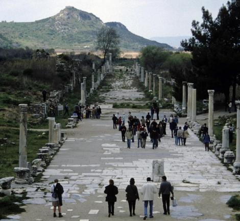 Ephesos: Hafenstraße [Blick vom Theater] (1997)