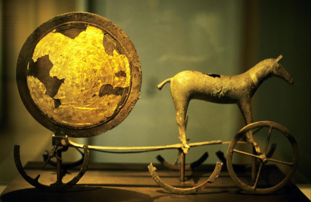 Kopenhagen: Nationalmuseum - Sonnenwagen von Trundholm (2001)
