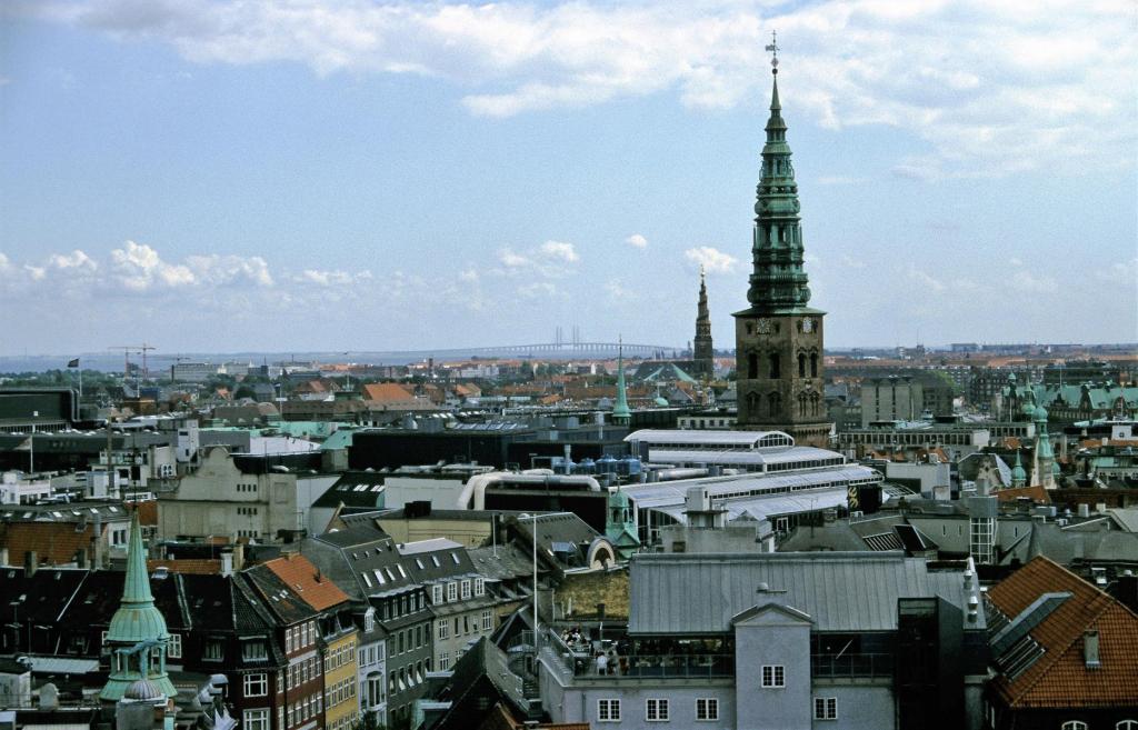 Kopenhagen: Runder Turm - Blick zur Öresundbrücke (2001)