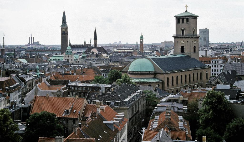 Kopenhagen: Runder Turm - Blick zu Rathaus und Liebfrauenkirche (2001)