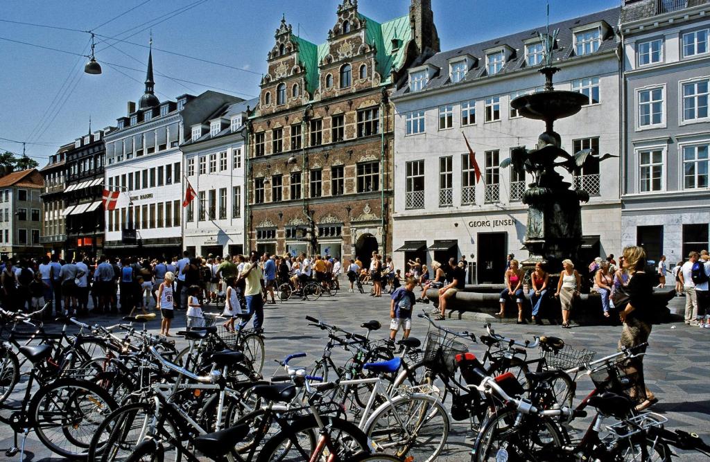 Kopenhagen: Strøget - Højbroplatz mit Mathias Hansen-Hof [Mitte] (2001)