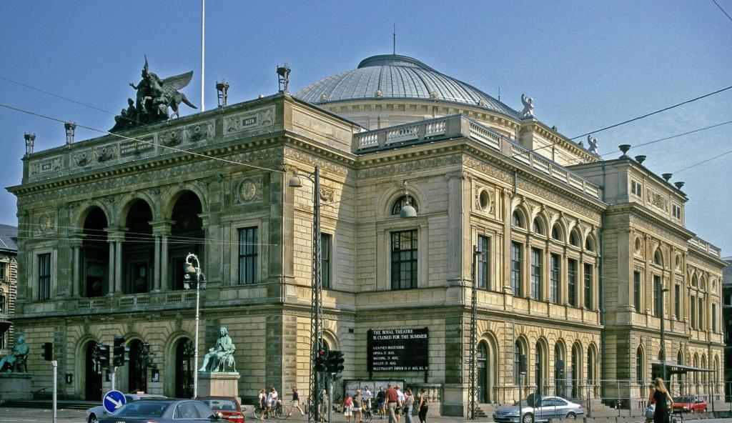 Kopenhagen: Königliches Theater am Königlichen Neumarkt (2001)