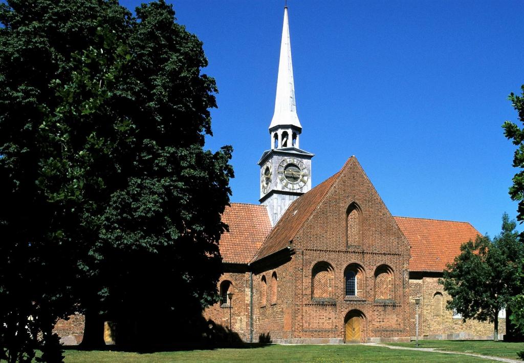 Apenrade (dän. Åbenrå): Nikolaikirche (2001)