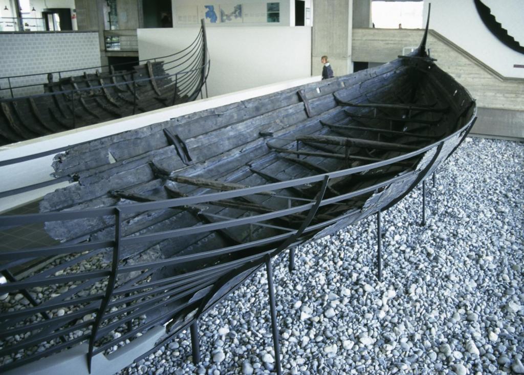 Roskilde: Wikingermuseum Küstenfrachtschiff Skuldelev 3 (2001)
