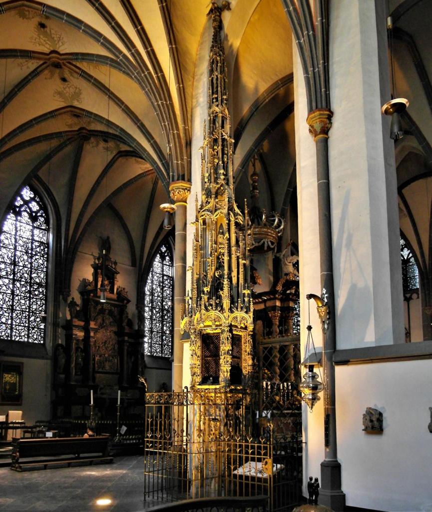 Düsseldorf: Lambertuskirche - Chorumgang und Sakramentshaus (2018)