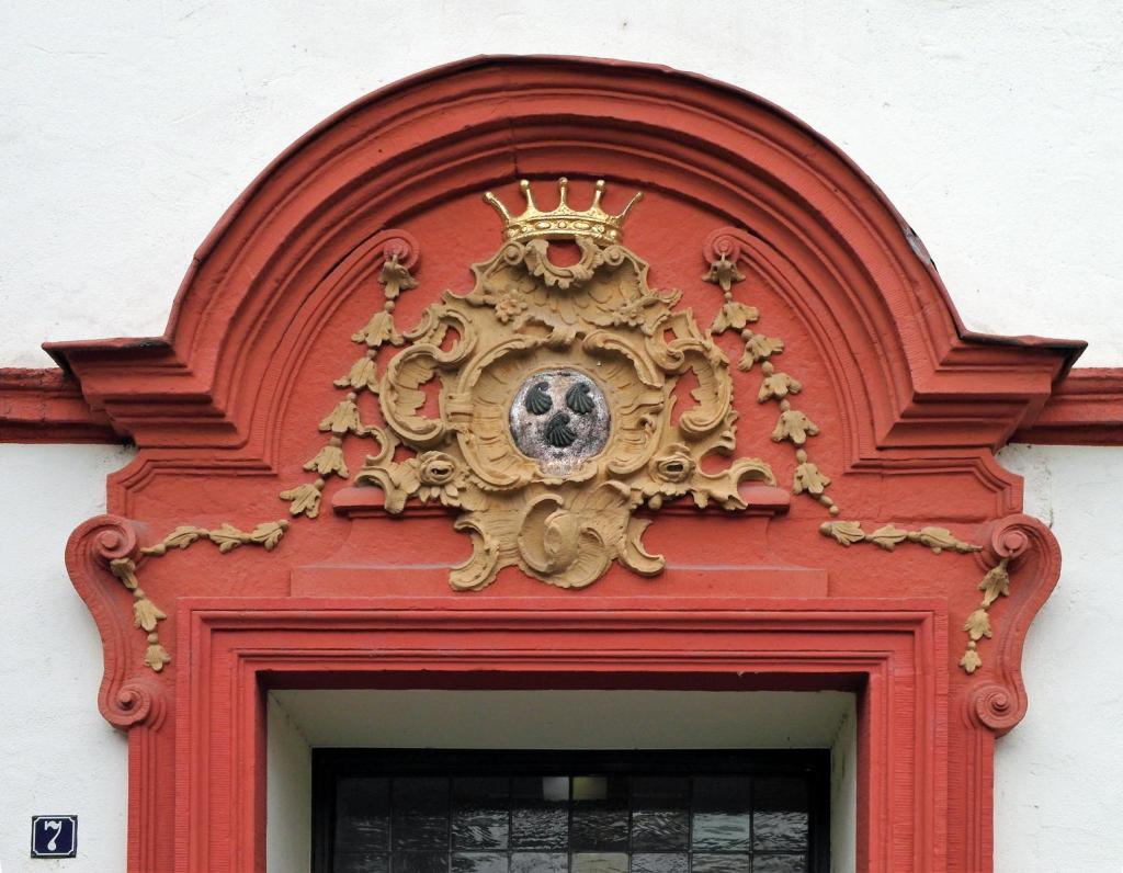 Koblenz: Metternicher Hof - Portal mit Wappen [Münzplatz] (2020)