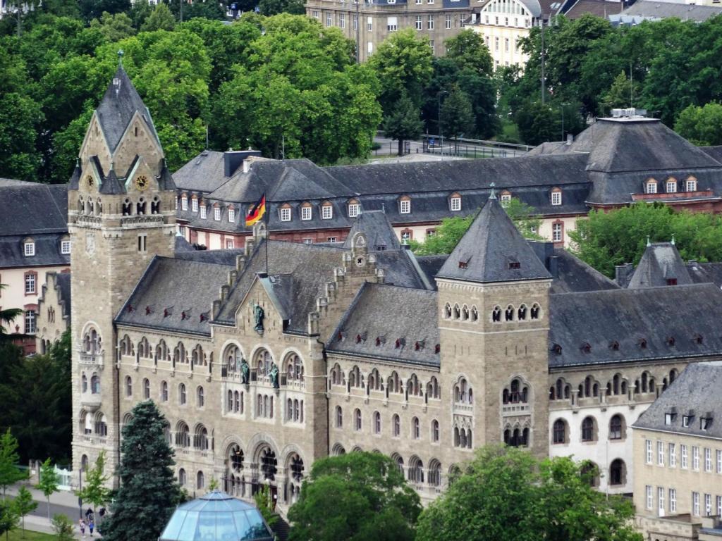Koblenz: Sitz der ehem. preußischen Regierung (2020)