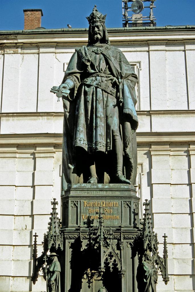 Prag: Denkmal Kaiser Karls IV. [1848] beim Altstädter Brückenturm (2004)