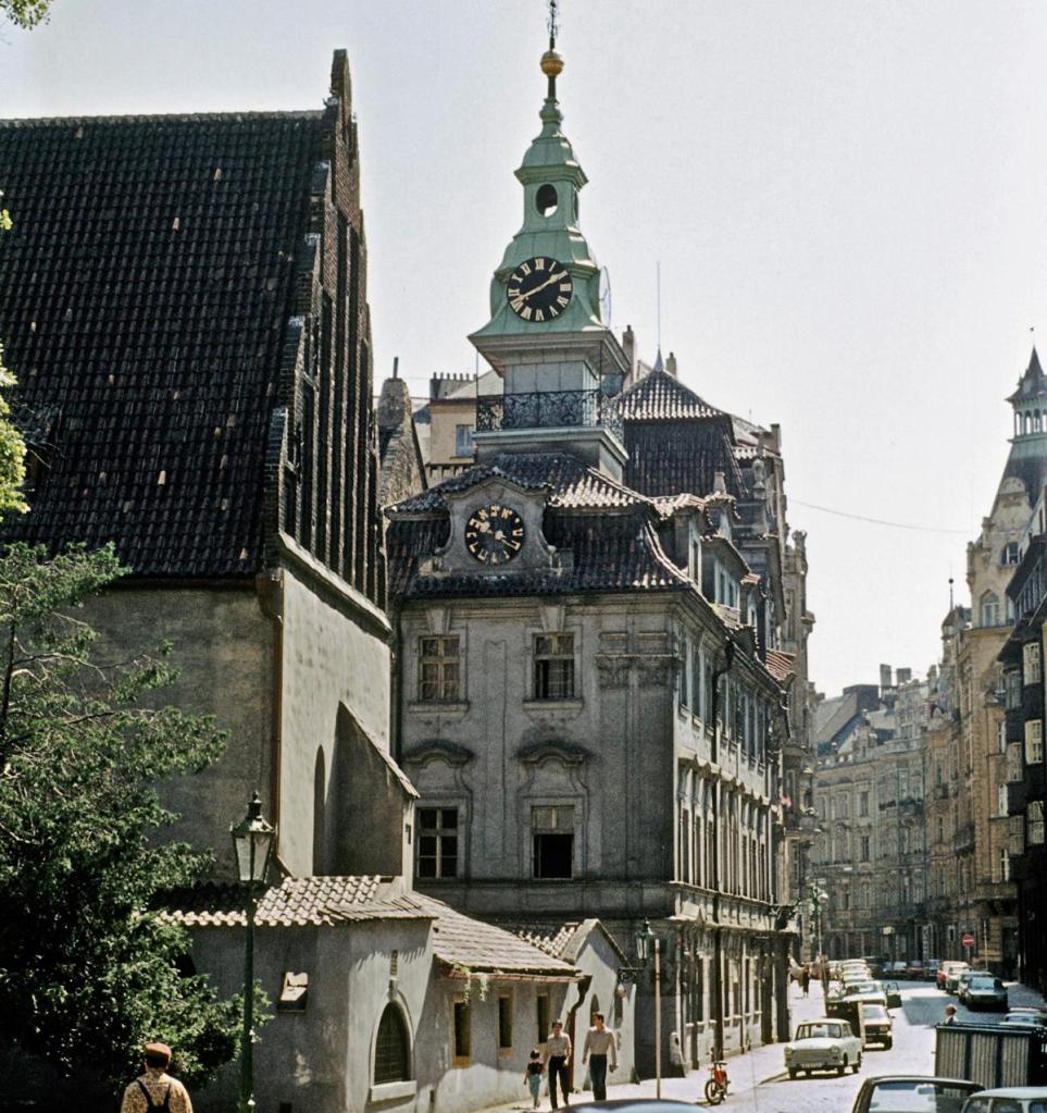 Prag: Altneu-Synagoge und jüdisches Rathaus (1982)