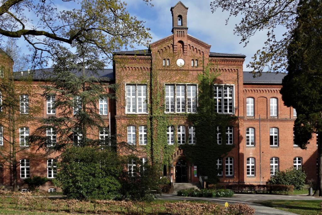 Bad Bederkesa: Niedersächsisches Internatsgymnasium (2015)